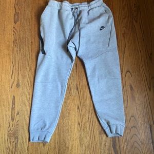 Nike Tech Fleece Joggers Large